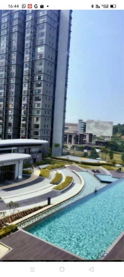 Hyve Soho Suite - Netflix Cyberjaya Bagian luar foto